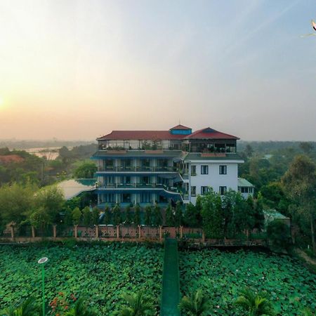 Khu Nghỉ Dưỡng Hương Sen - Bình Mỹ, Củ Chi Thành Pho Ho Chí Minh Esterno foto